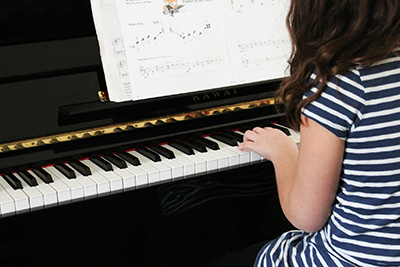als kind klavier spielen lernen